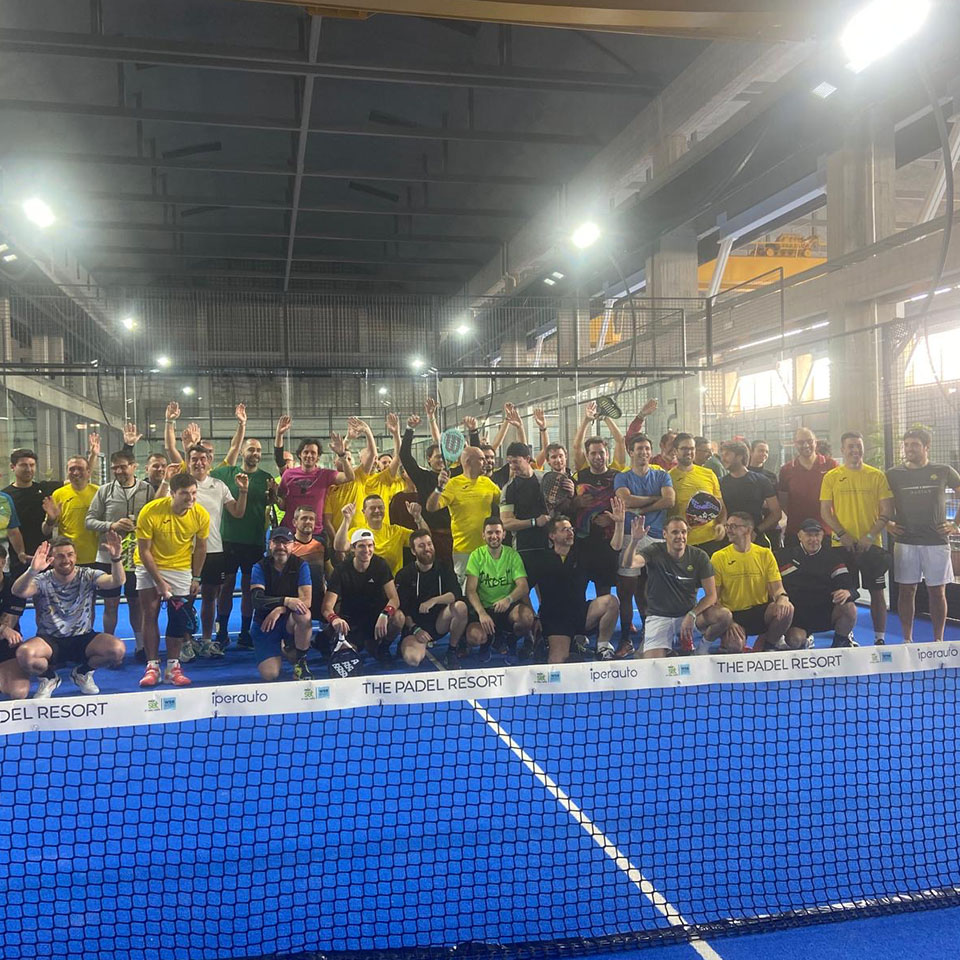 padel_0006_692634eb-04a5-417f-84b4-f50a87e79573